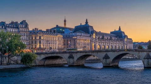 REVOIR PARIS 2024